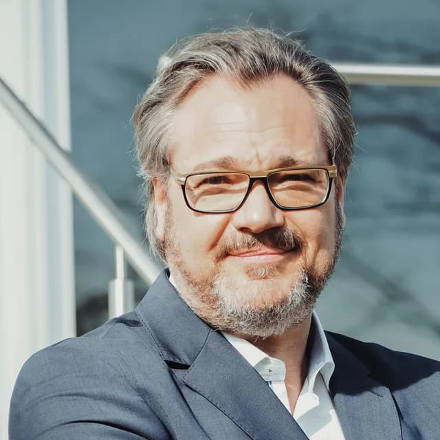 Porträt von Bernd Schmid